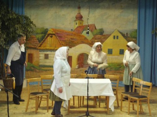 Hraje celá dědina aneb S veselou myslí na nesmysly. - 18.3.2006